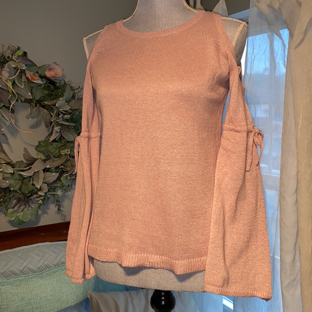 American Eagle Outfitters 🦅 Cold Shoulder Bell Sleeve Knit Sweater Pink XS